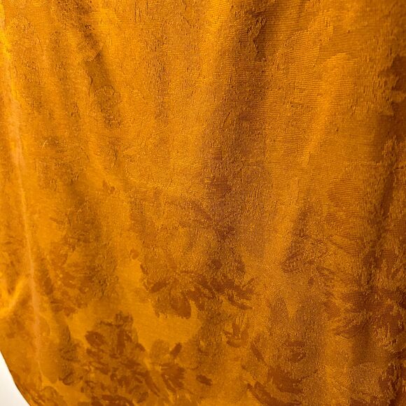 Womens Simply Vera Wang top in a warm, rich mustard Size Large - Picture 3 of 6